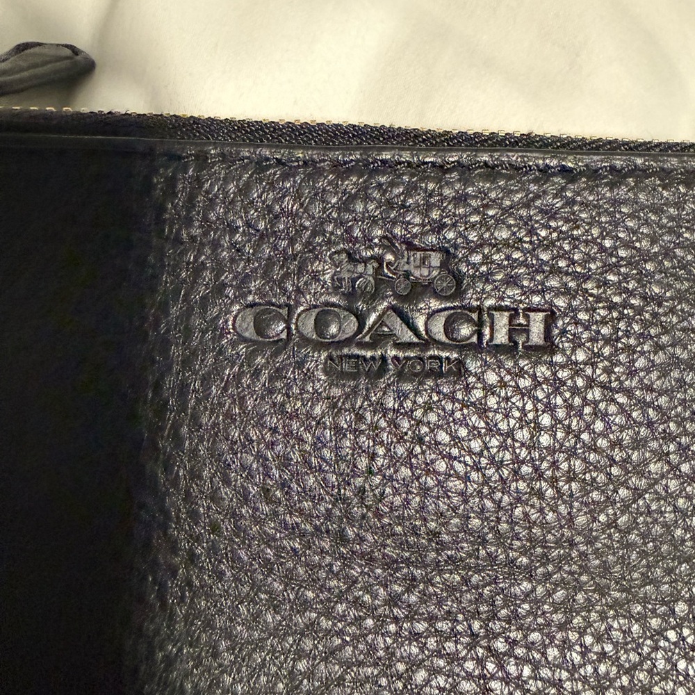 Coach Double Zip Wristlet Black soft pebbled Leather! Like New! - Picture 4 of 11